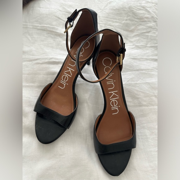 Black leather heels - Picture 6 of 6